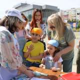 изображение: Фото 75. 2022.06.05 День города в сквере 50-летия АВТОВАЗа. Объединение детских библиотек Тольятти