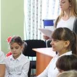 изображение: Фото 3. 2018.10.23 Елизавета Лабодина в гимназии №35. Объединение детских библиотек Тольятти