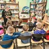 изображение: Фото 9. 2022.04.11 Лия Недумова в детской библиотеке №12. Объединение детских библиотек Тольятти
