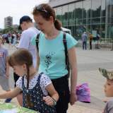 изображение: Фото 123. 2022.06.05 День города в сквере 50-летия АВТОВАЗа. Объединение детских библиотек Тольятти