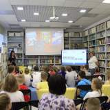 изображение: Фото 5.  2022.06.02 Встреча с А. Васнецовой в ЦДБ. Объединение детских библиотек Тольятти