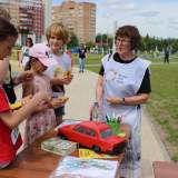изображение: Фото 105. 2022.06.05 День города в сквере 50-летия АВТОВАЗа. Объединение детских библиотек Тольятти